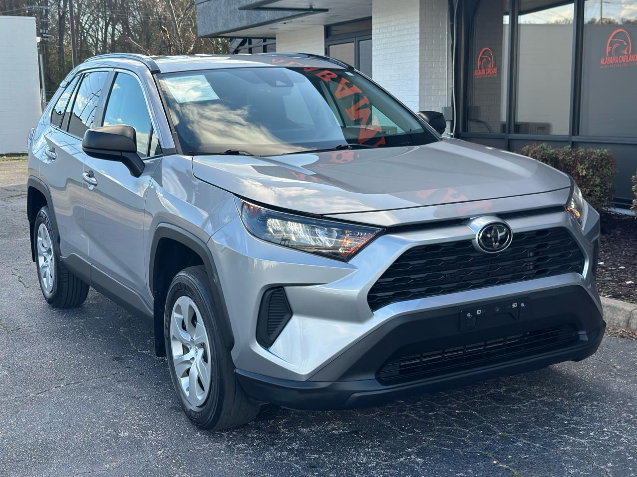 Toyota RAV4 LE AWD (Natl) 2021