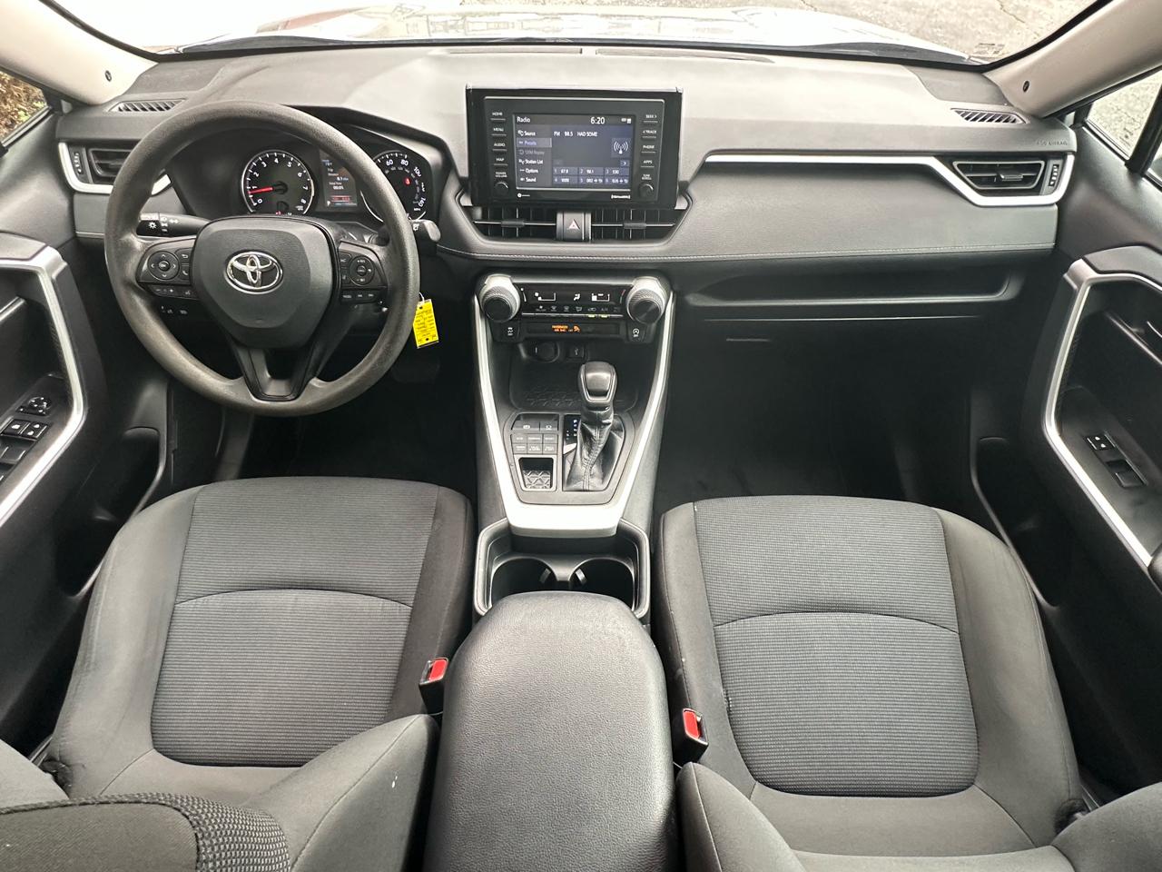 Toyota RAV4 LE AWD (Natl) 2021