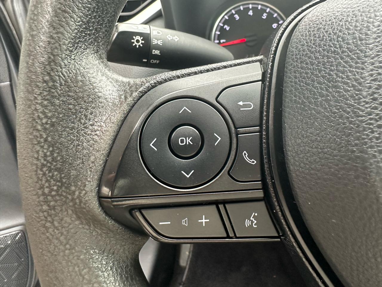 Toyota RAV4 LE AWD (Natl) 2021