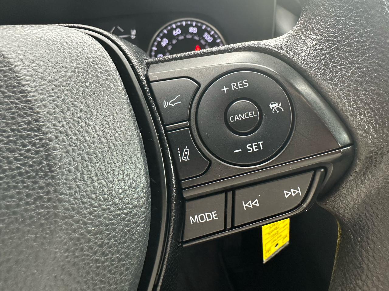 Toyota RAV4 LE AWD (Natl) 2021