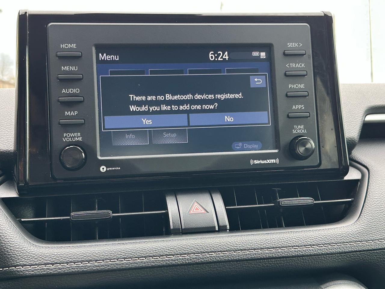 Toyota RAV4 LE AWD (Natl) 2021