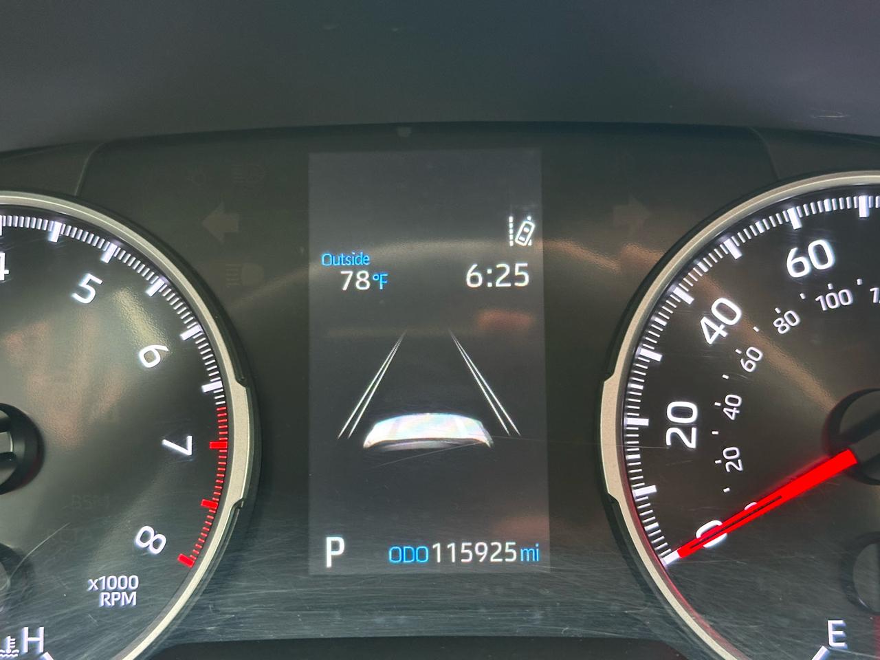 Toyota RAV4 LE AWD (Natl) 2021