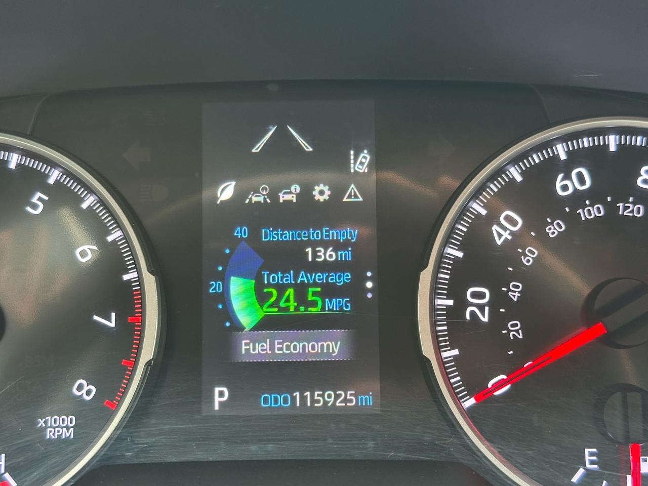 Toyota RAV4 LE AWD (Natl) 2021