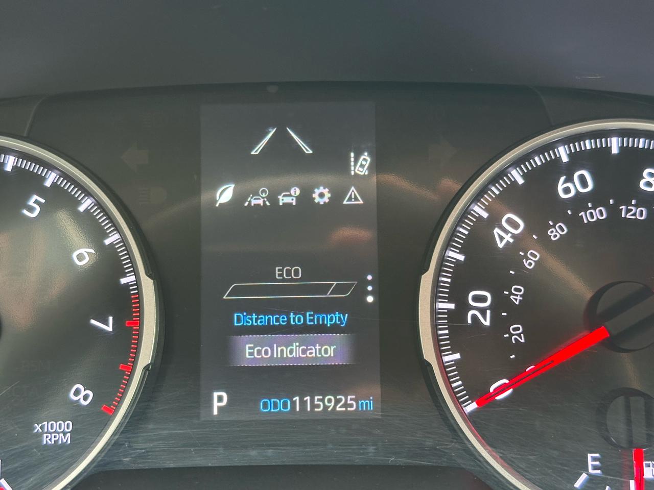 Toyota RAV4 LE AWD (Natl) 2021