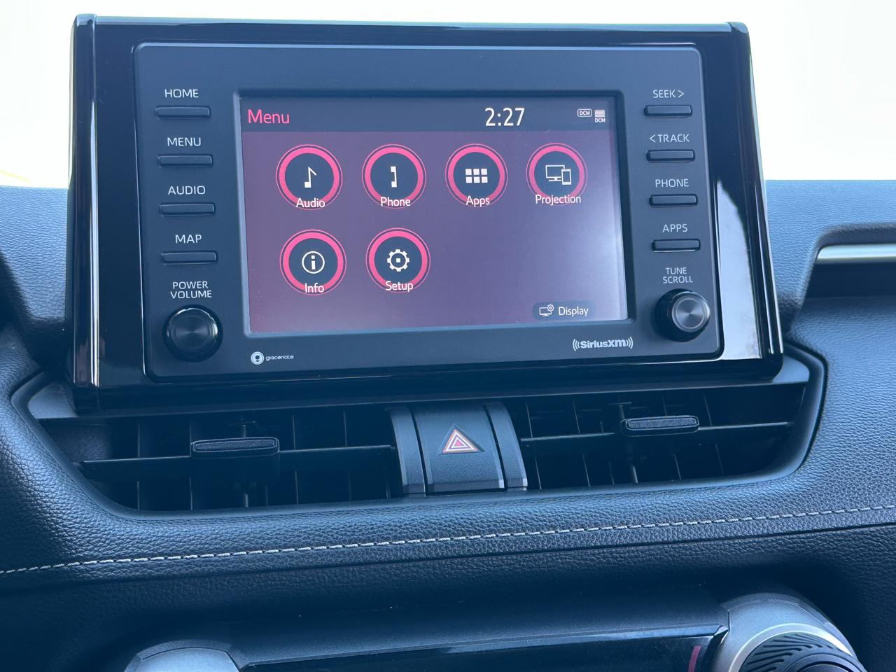 Toyota RAV4 LE FWD (Natl) 2021