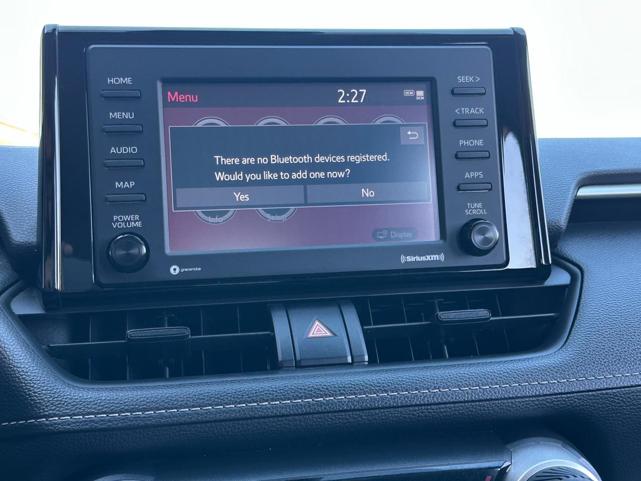 Toyota RAV4 LE FWD (Natl) 2021