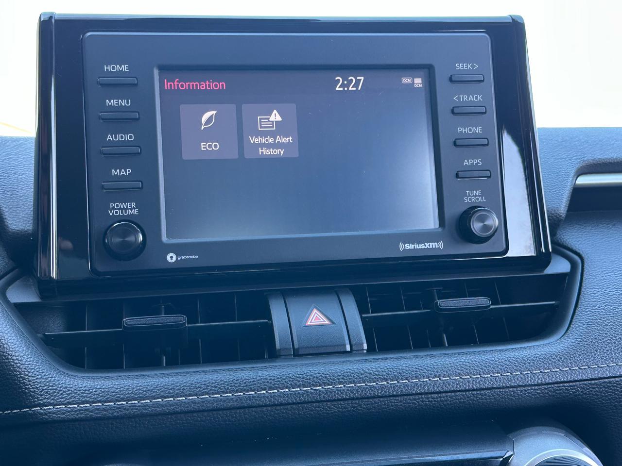 Toyota RAV4 LE FWD (Natl) 2021