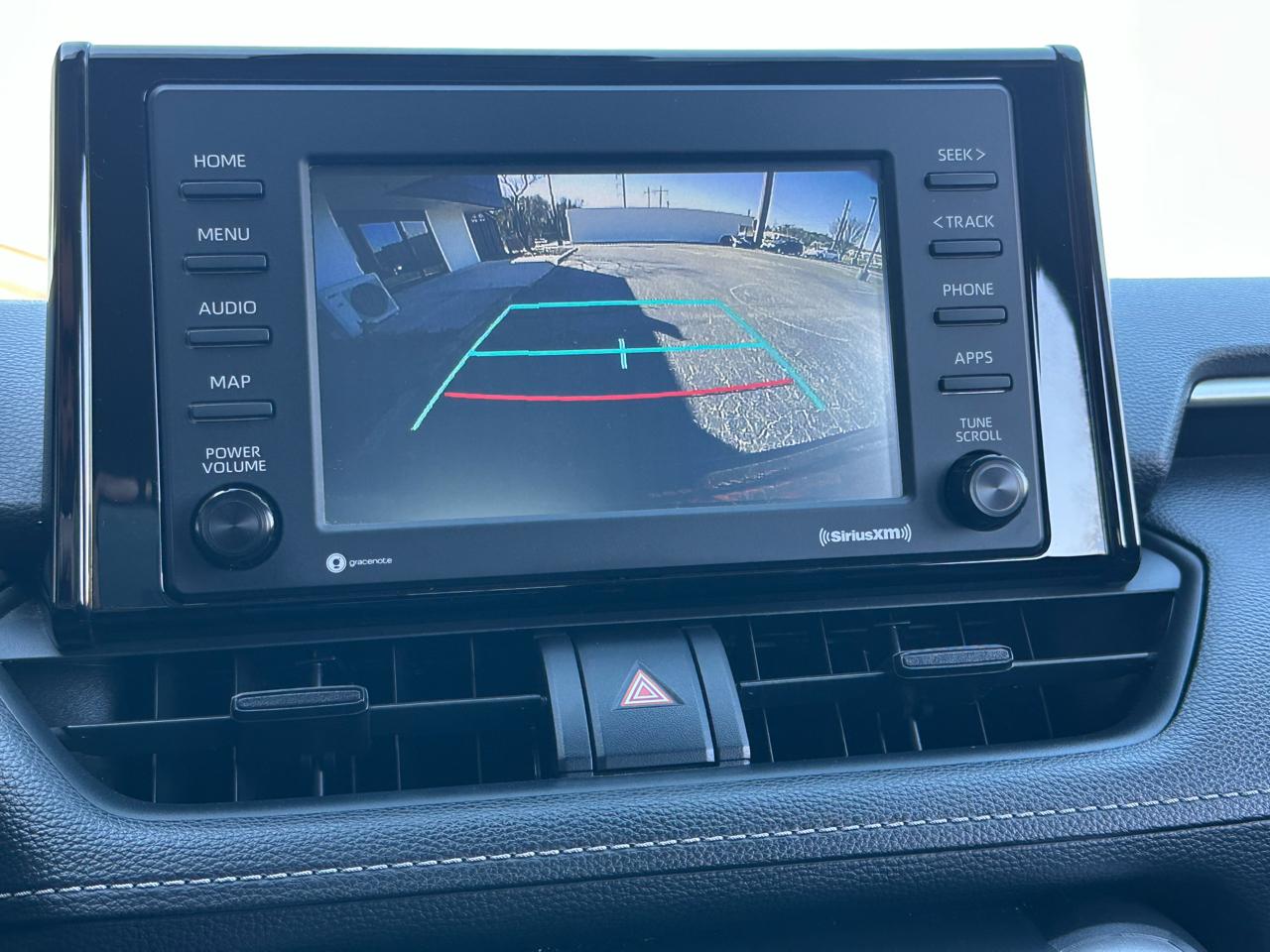 Toyota RAV4 LE FWD (Natl) 2021