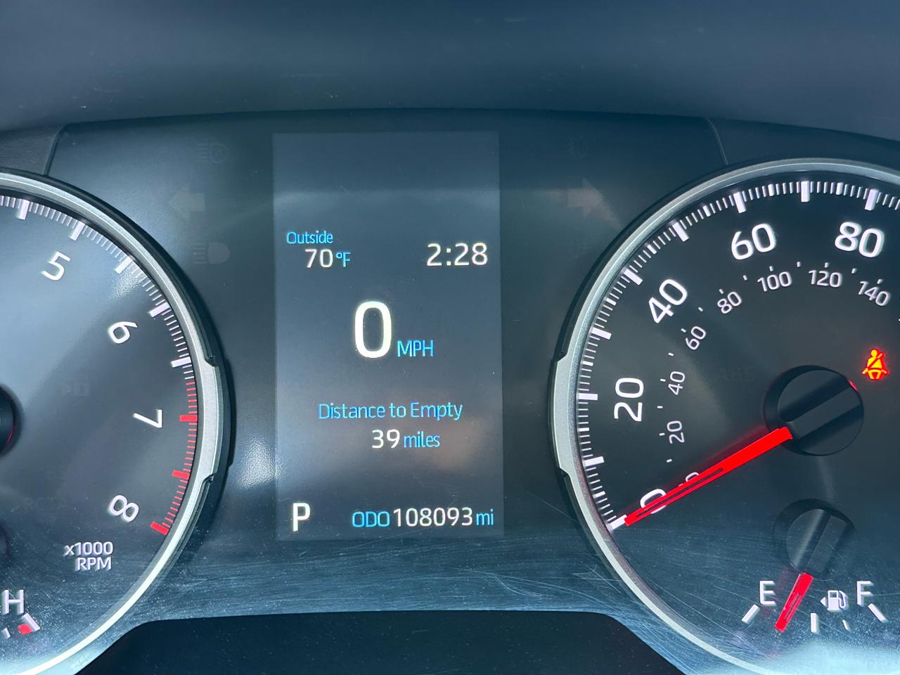 Toyota RAV4 LE FWD (Natl) 2021