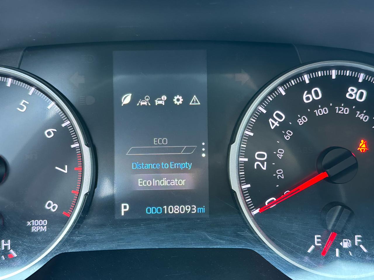 Toyota RAV4 LE FWD (Natl) 2021