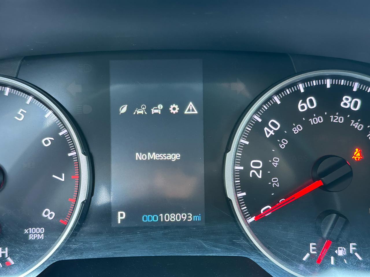 Toyota RAV4 LE FWD (Natl) 2021