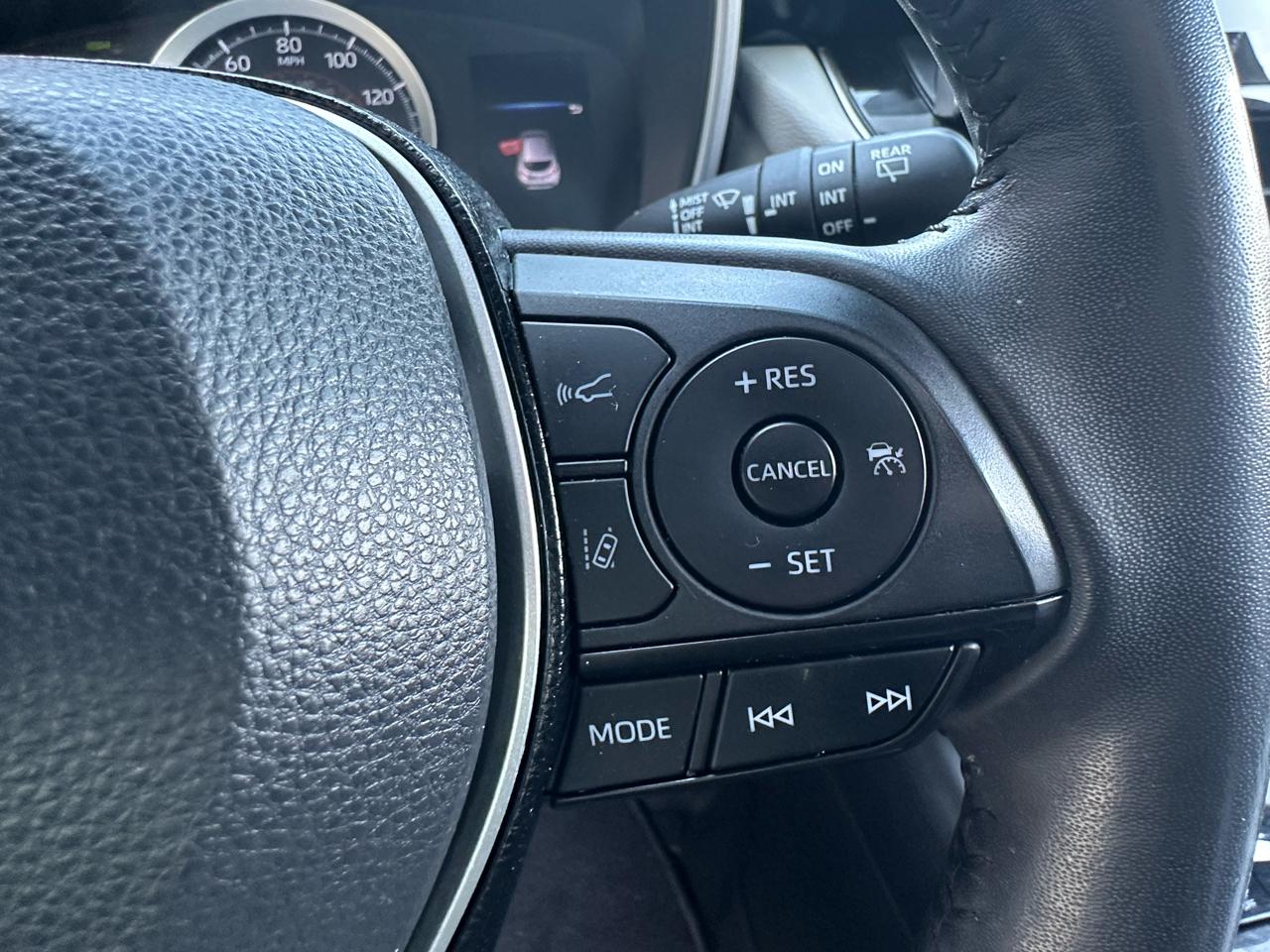 Toyota Corolla Hatchback SE CVT (Natl) 2021