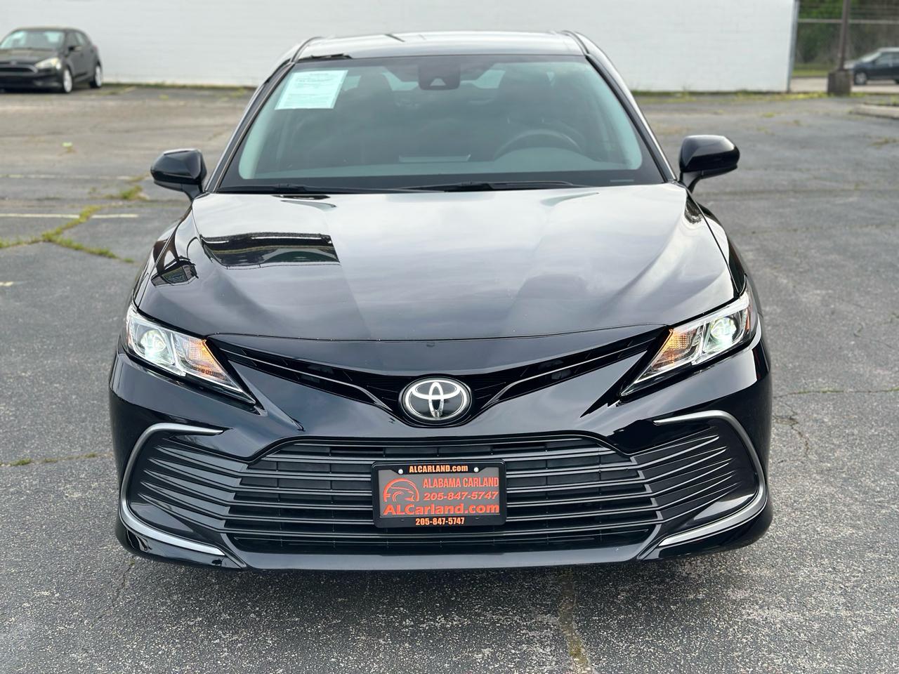 Toyota Camry LE Auto (Natl) 2021
