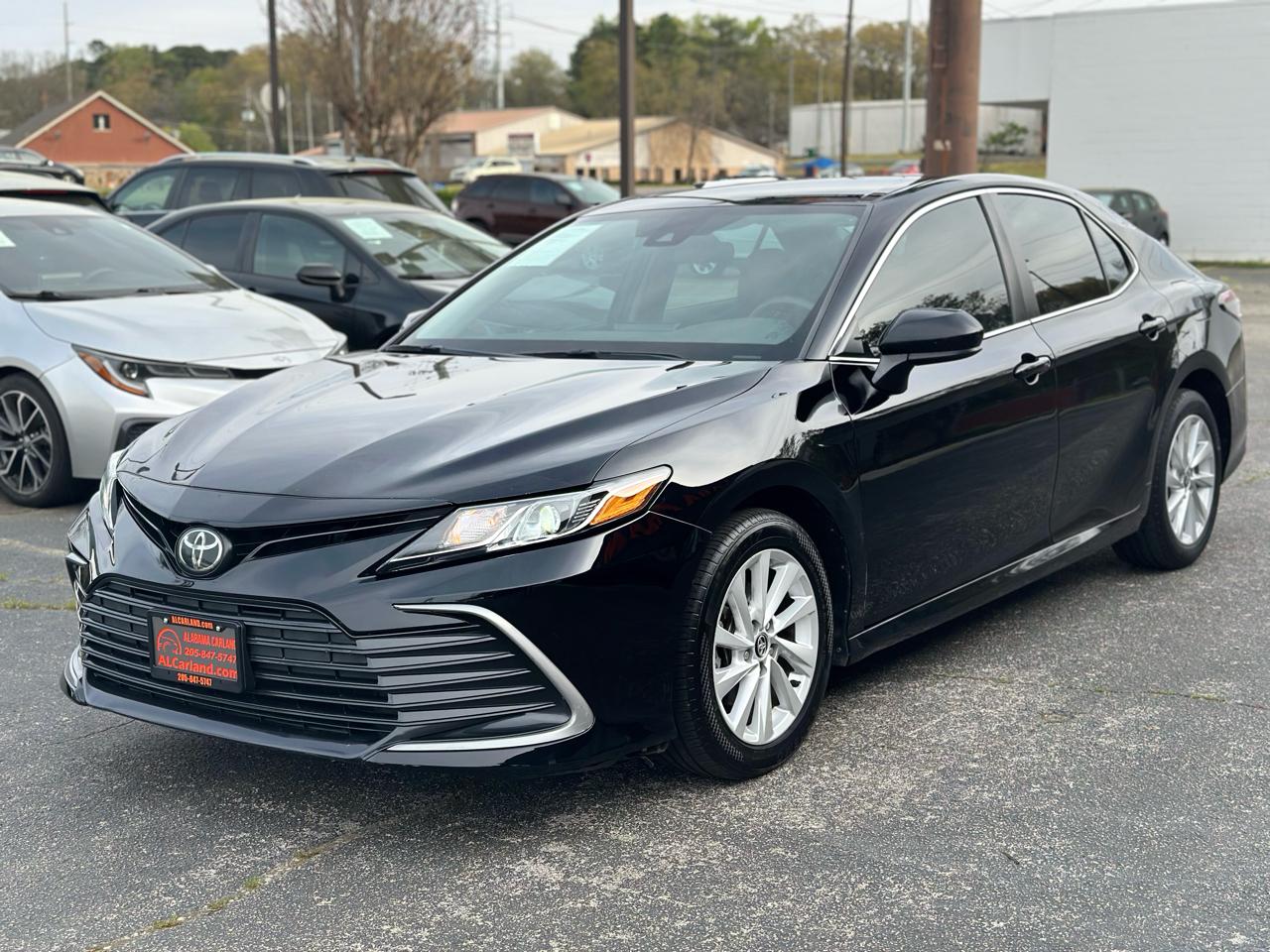 Toyota Camry LE Auto (Natl) 2021