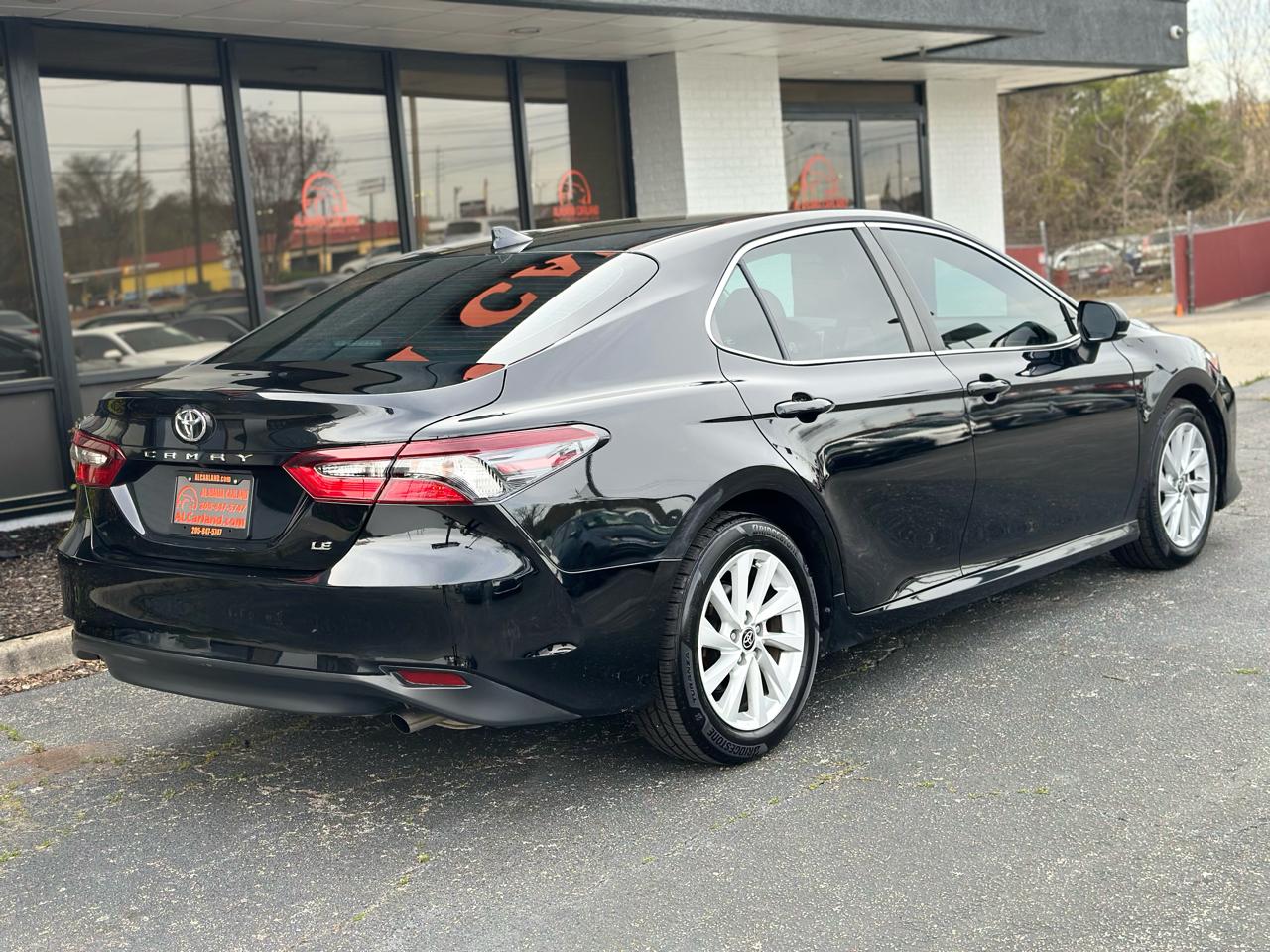 Toyota Camry LE Auto (Natl) 2021