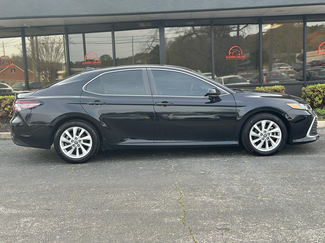 Toyota Camry LE Auto (Natl) 2021