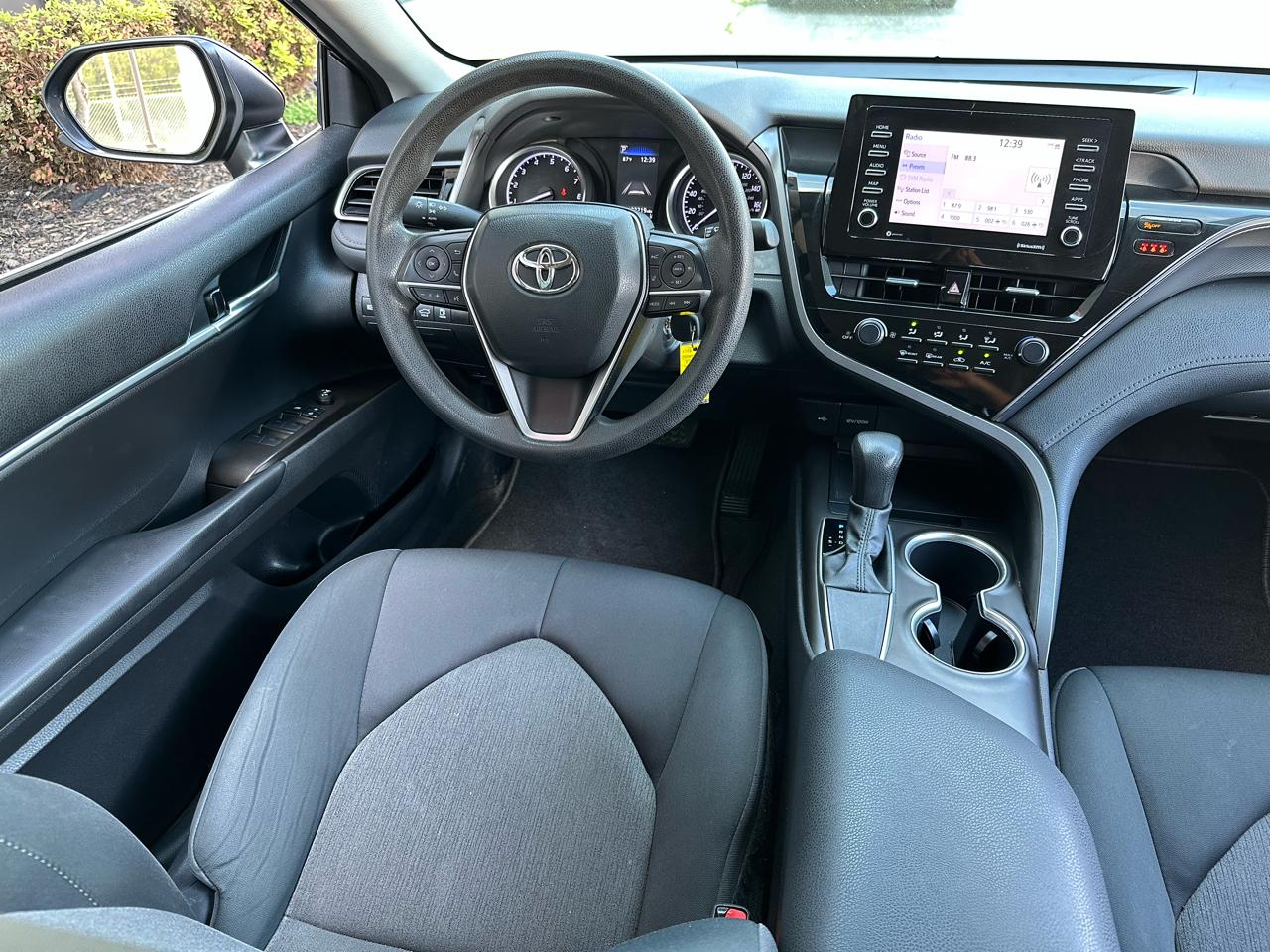 Toyota Camry LE Auto (Natl) 2021