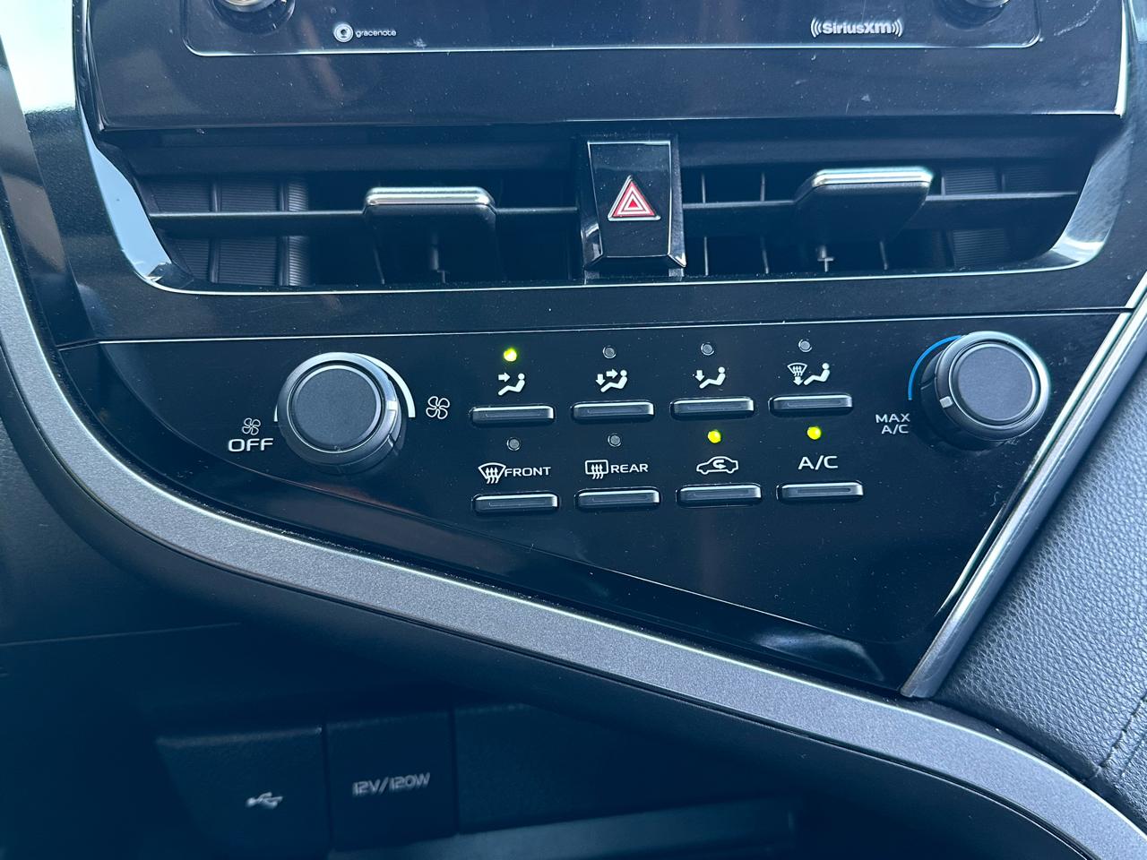 Toyota Camry LE Auto (Natl) 2021