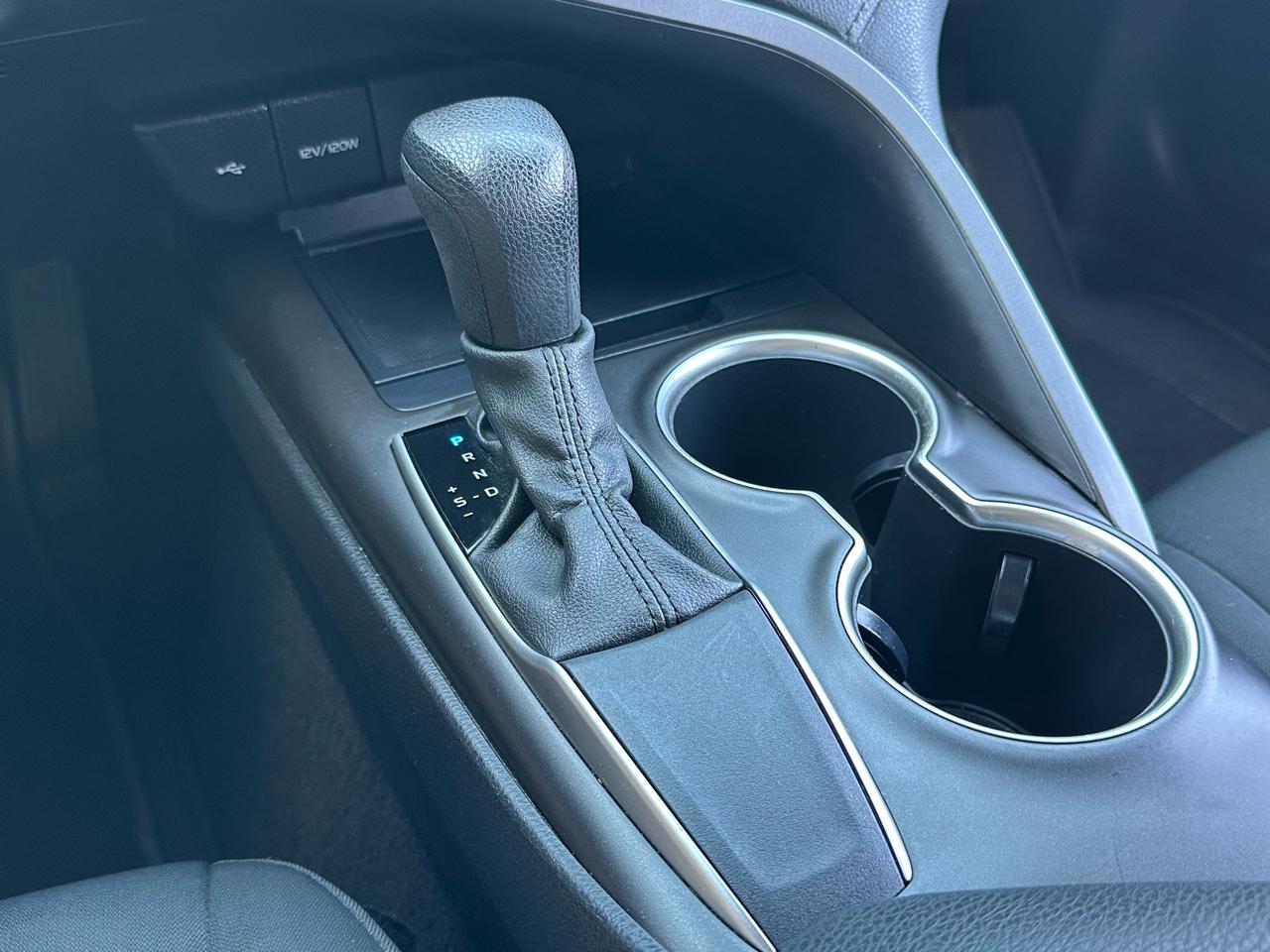 Toyota Camry LE Auto (Natl) 2021