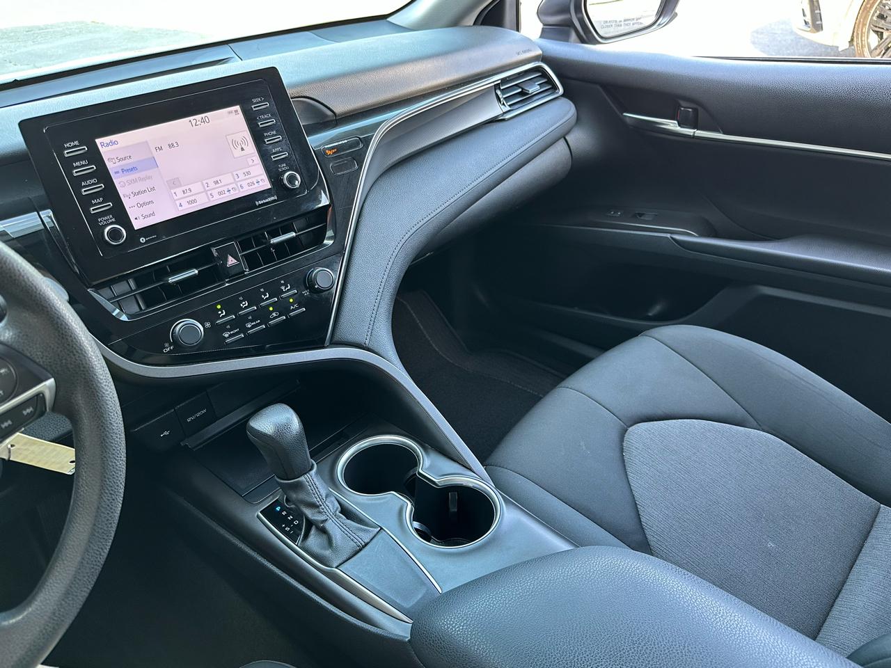 Toyota Camry LE Auto (Natl) 2021