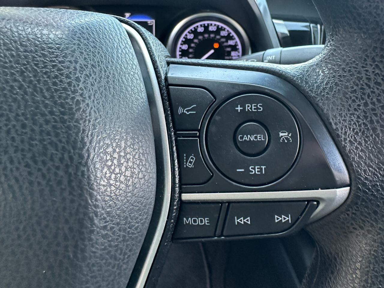 Toyota Camry LE Auto (Natl) 2021