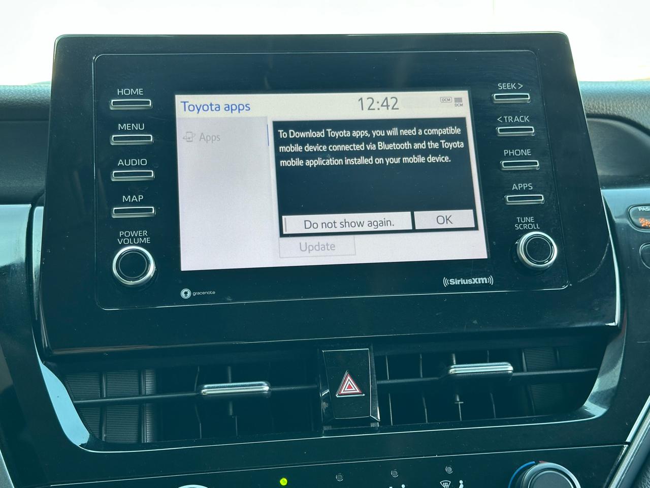 Toyota Camry LE Auto (Natl) 2021