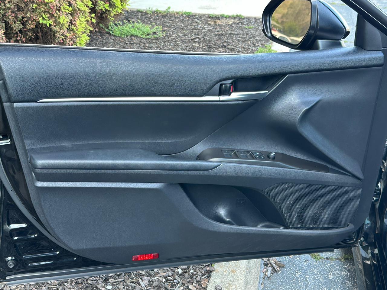 Toyota Camry LE Auto (Natl) 2021