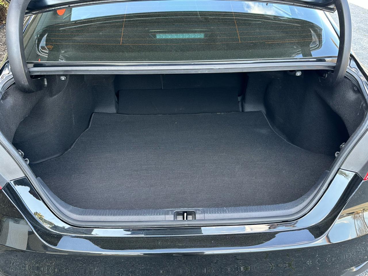 Toyota Camry LE Auto (Natl) 2021