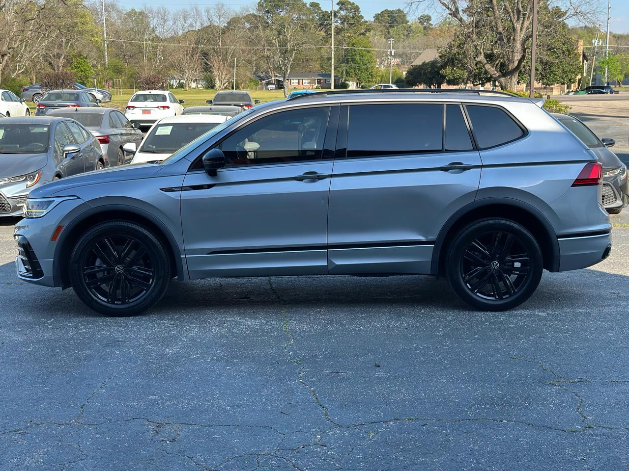 Volkswagen Tiguan 2.0T SE R-Line Black FWD 2022