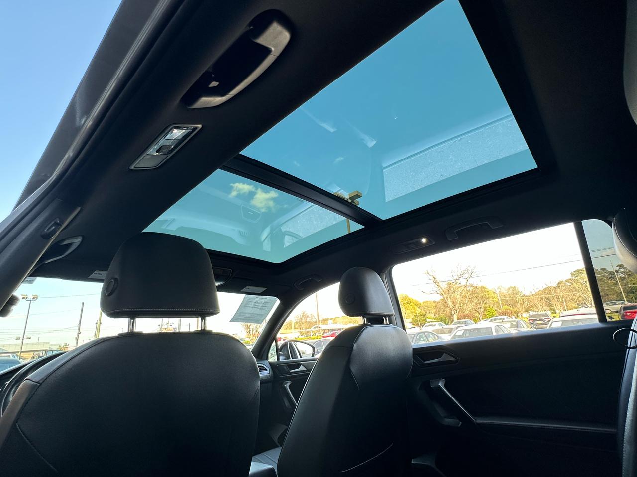 Volkswagen Tiguan 2.0T SE R-Line Black FWD 2022