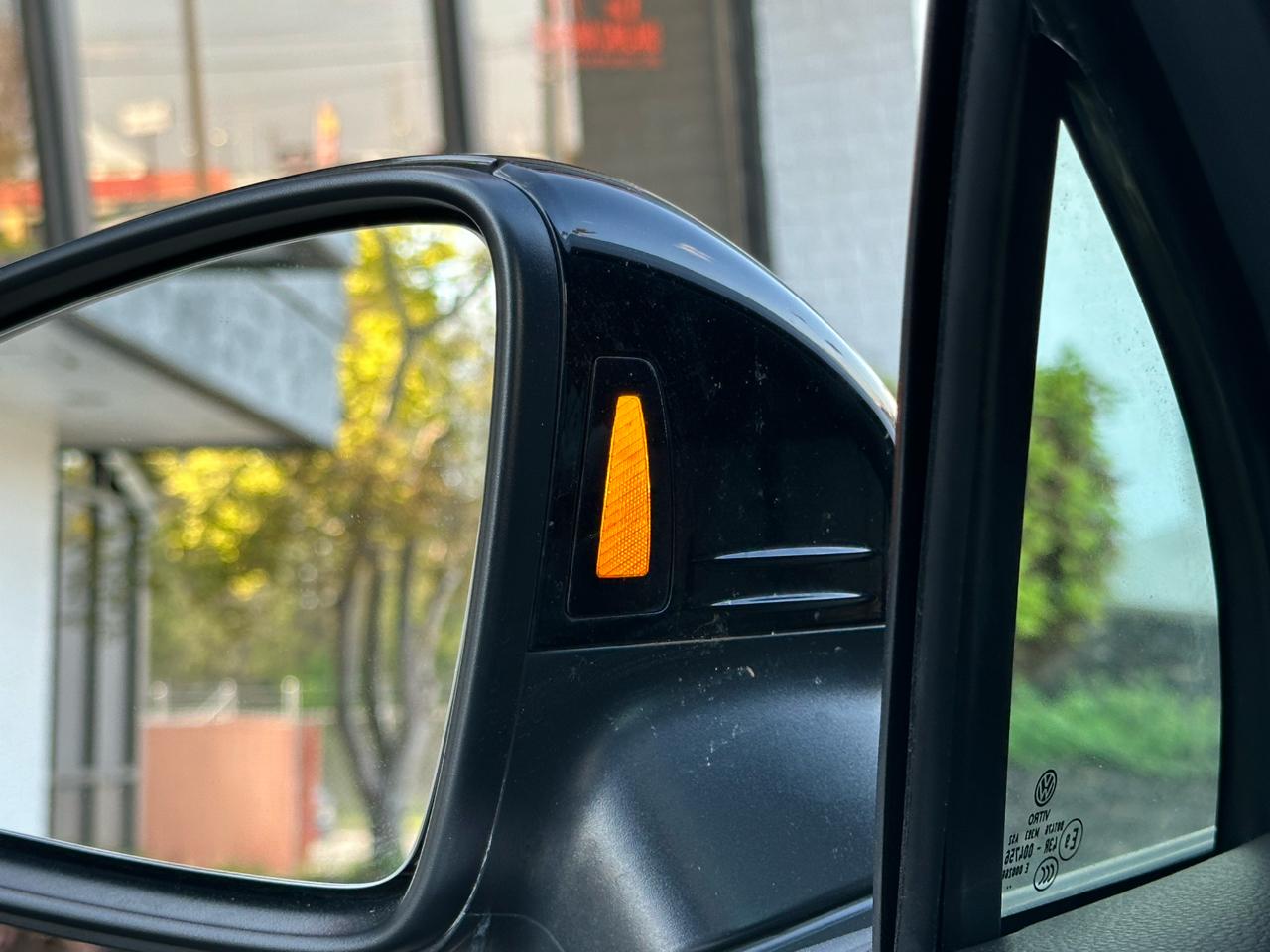 Volkswagen Tiguan 2.0T SE R-Line Black FWD 2022