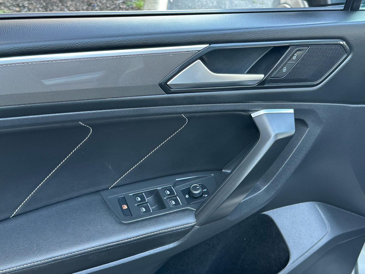 Volkswagen Tiguan 2.0T SE R-Line Black FWD 2022