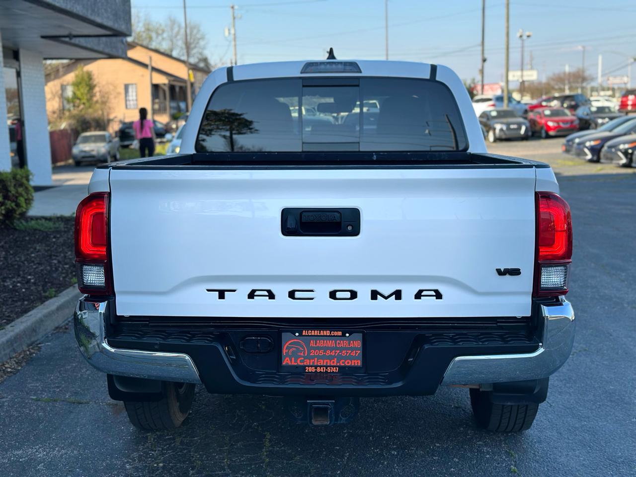 Toyota Tacoma 2WD SR5 Double Cab 5' Bed V6 AT (Natl) 2022