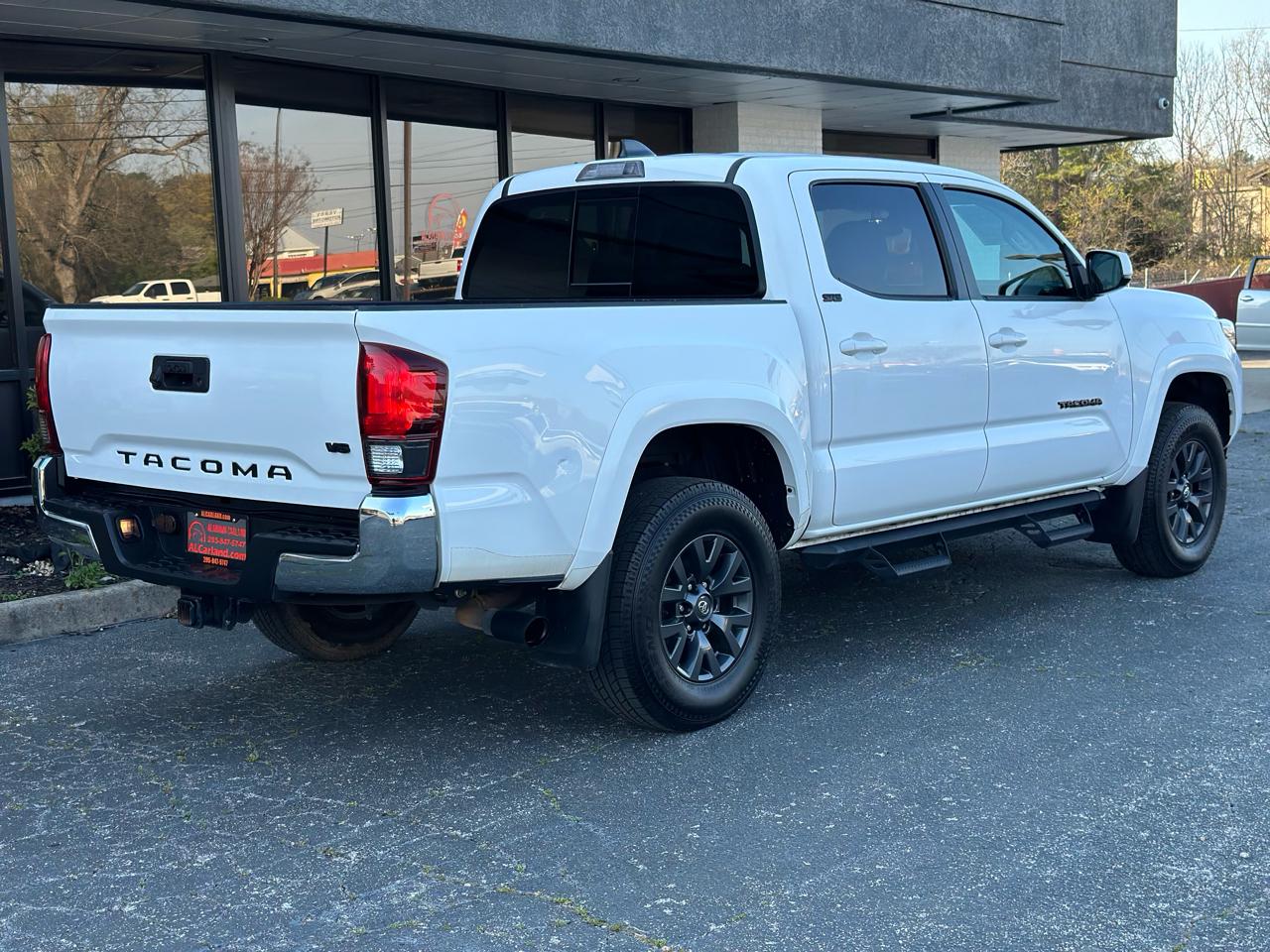 Toyota Tacoma 2WD SR5 Double Cab 5' Bed V6 AT (Natl) 2022