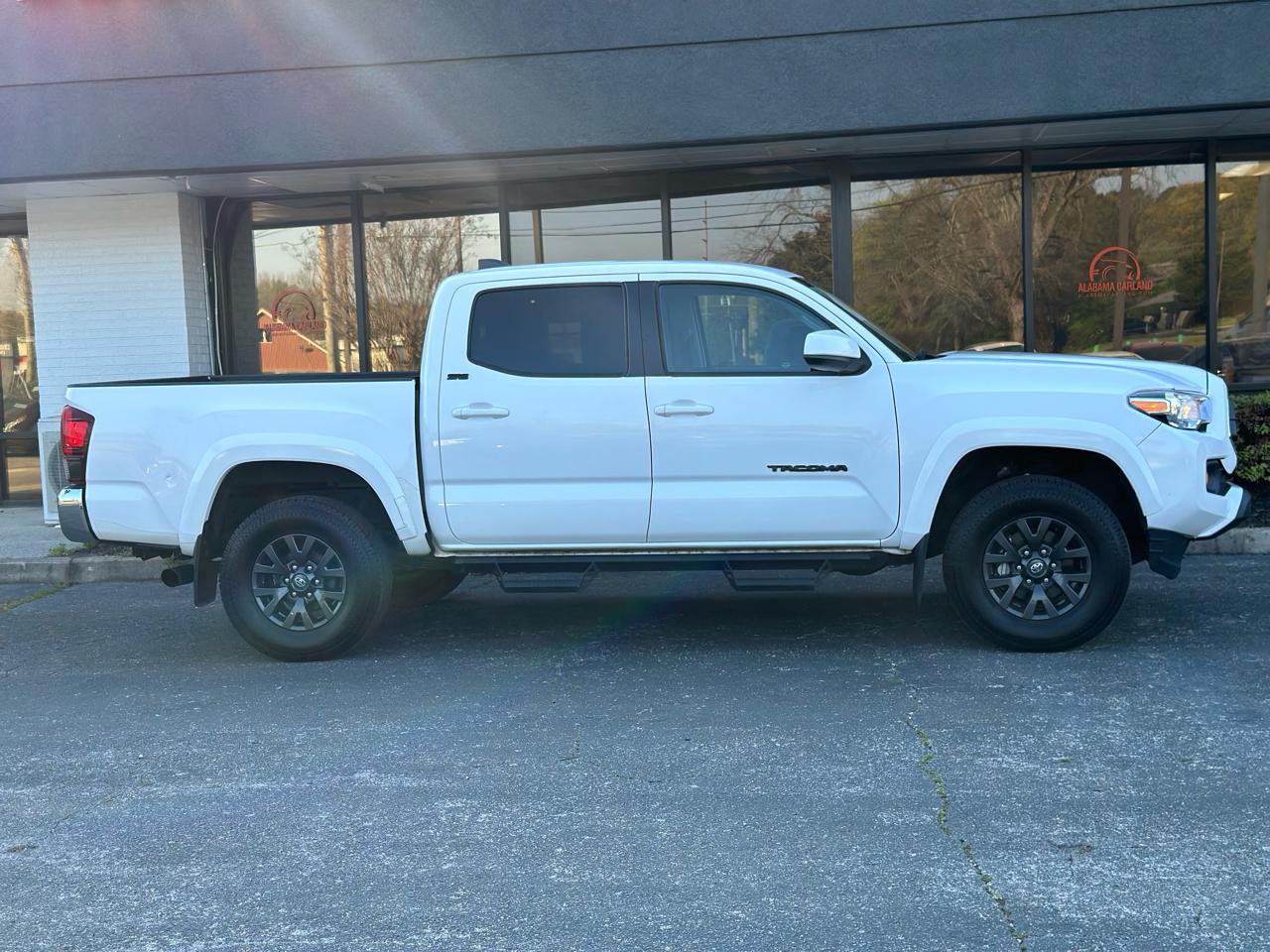 Toyota Tacoma 2WD SR5 Double Cab 5' Bed V6 AT (Natl) 2022