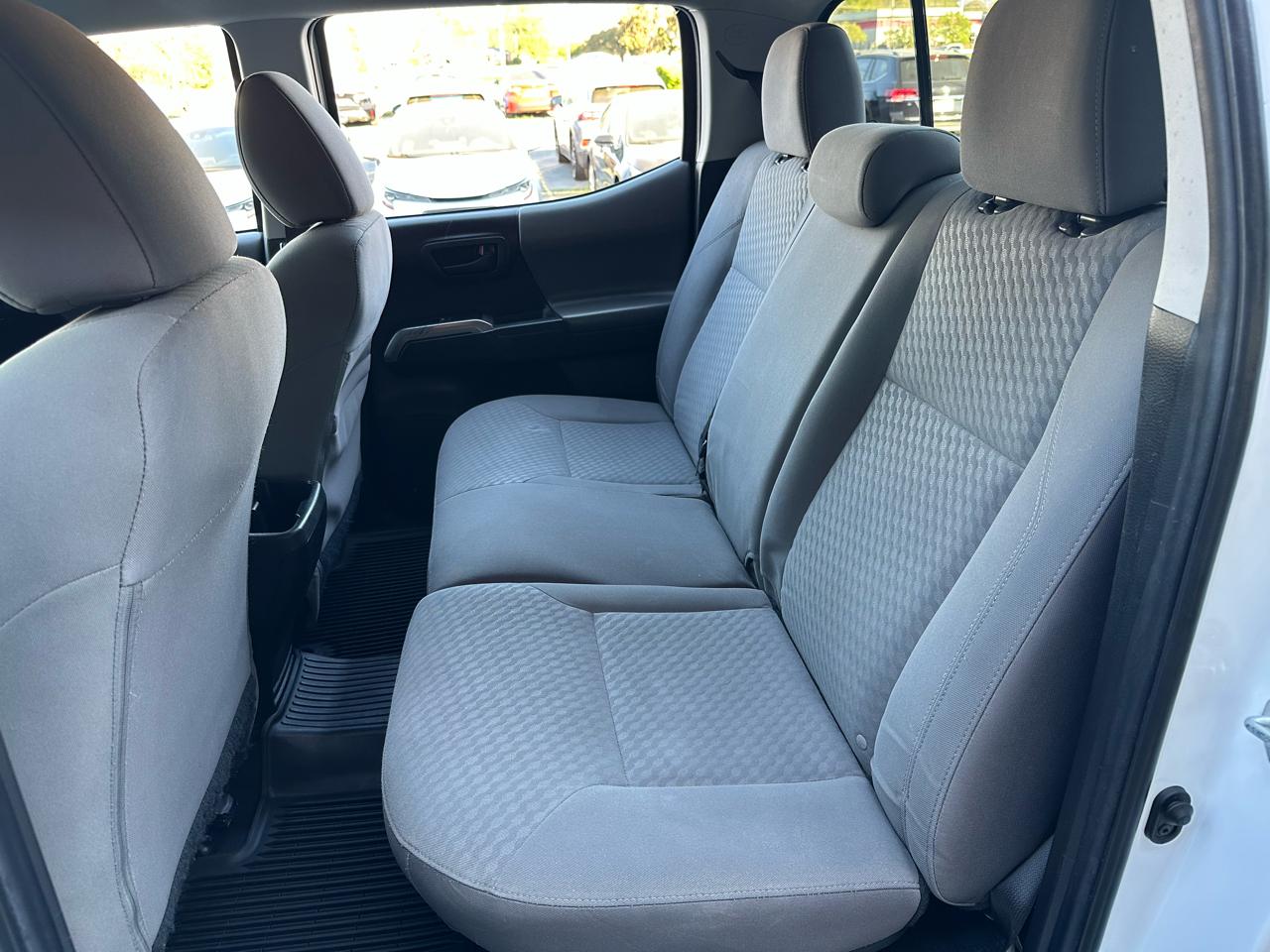 Toyota Tacoma 2WD SR5 Double Cab 5' Bed V6 AT (Natl) 2022