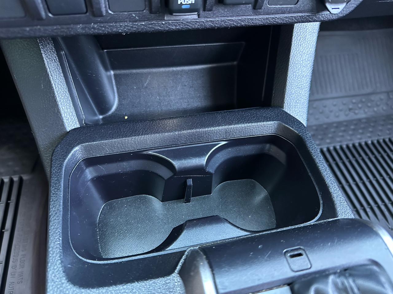 Toyota Tacoma 2WD SR5 Double Cab 5' Bed V6 AT (Natl) 2022