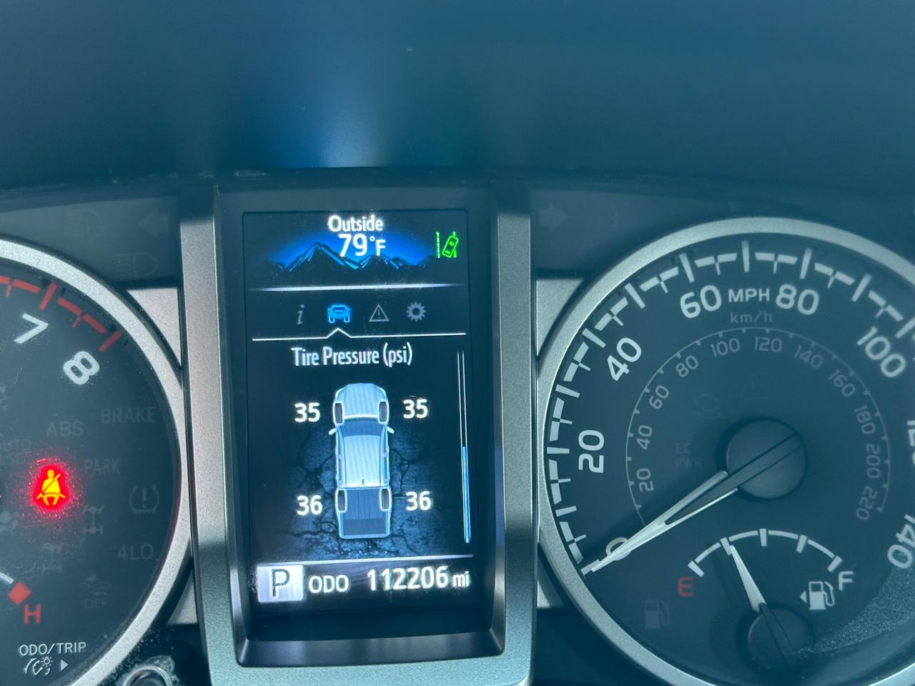 Toyota Tacoma 2WD SR5 Double Cab 5' Bed V6 AT (Natl) 2022