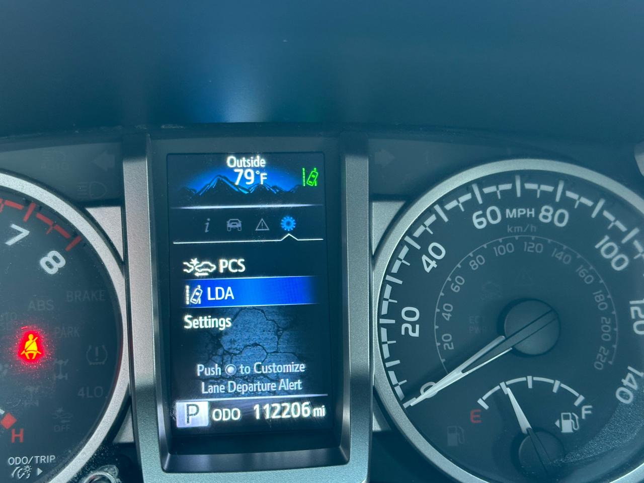 Toyota Tacoma 2WD SR5 Double Cab 5' Bed V6 AT (Natl) 2022