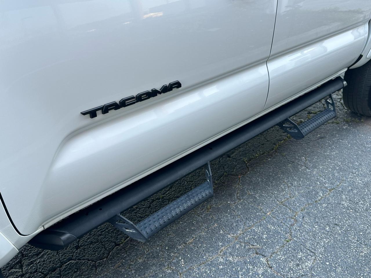 Toyota Tacoma 2WD SR5 Double Cab 5' Bed V6 AT (Natl) 2022