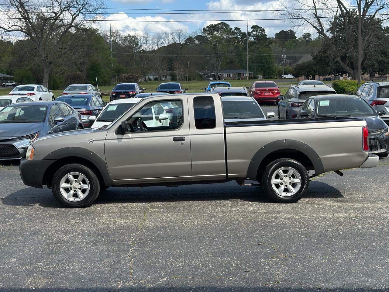 Nissan Frontier 2WD XE King Cab I4 Manual 2001