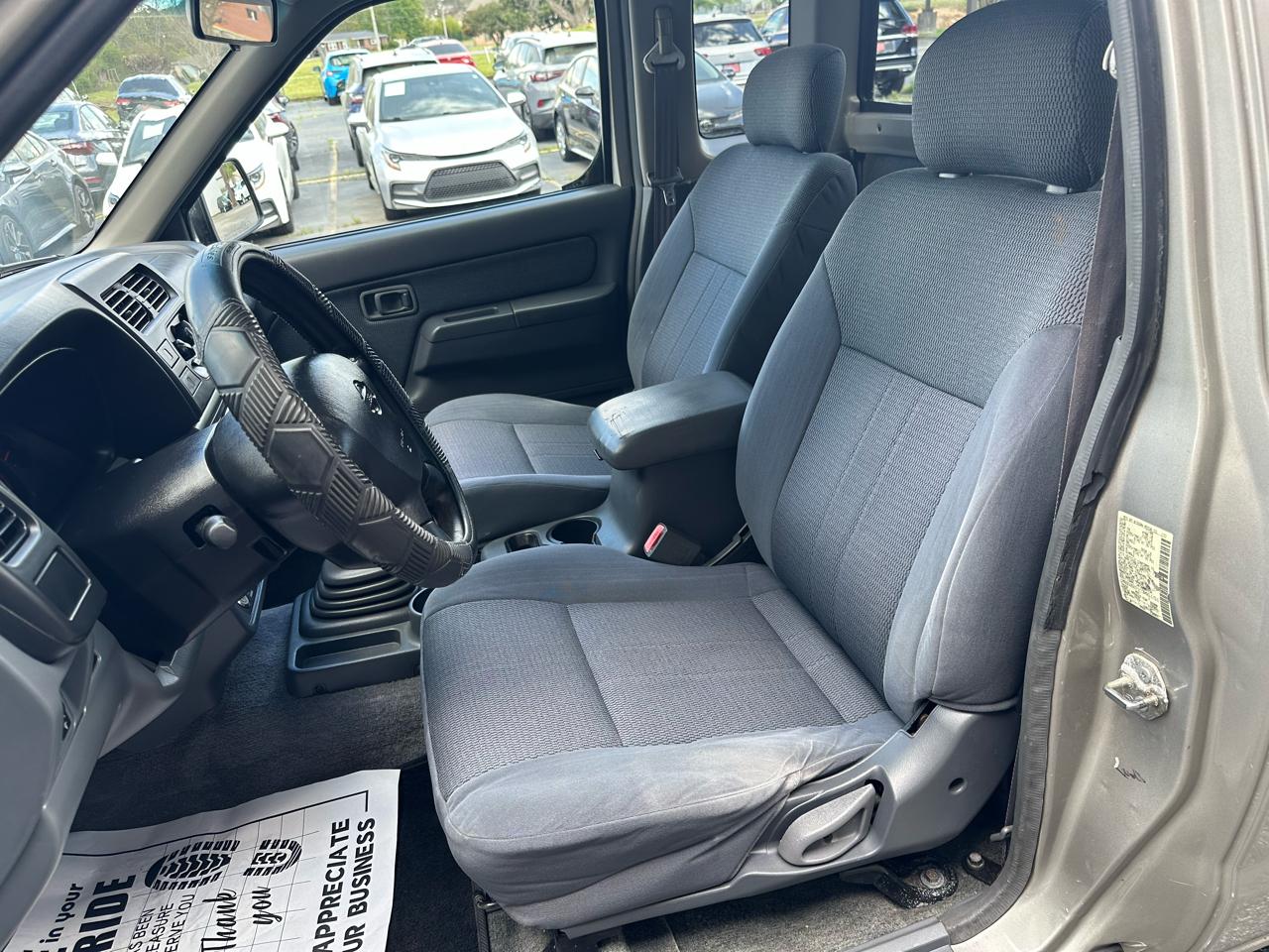 Nissan Frontier 2WD XE King Cab I4 Manual 2001