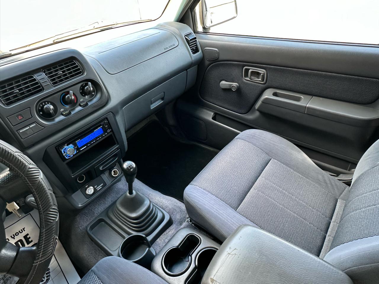 Nissan Frontier 2WD XE King Cab I4 Manual 2001