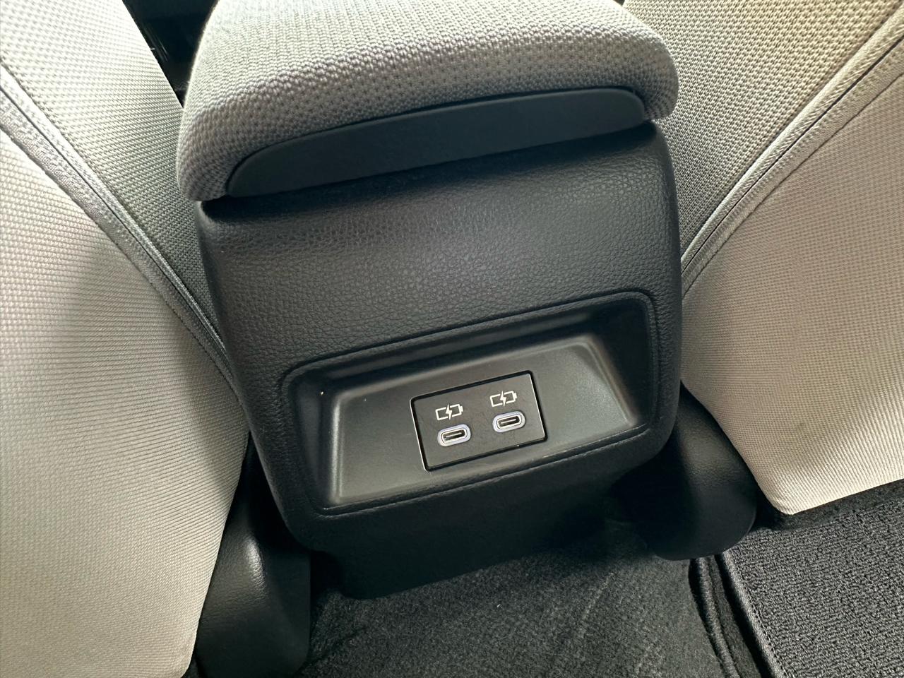 Toyota Corolla LE CVT (Natl) 2024