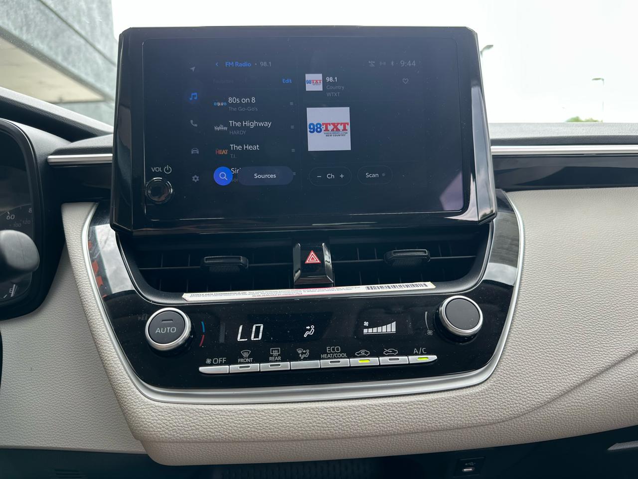 Toyota Corolla LE CVT (Natl) 2024