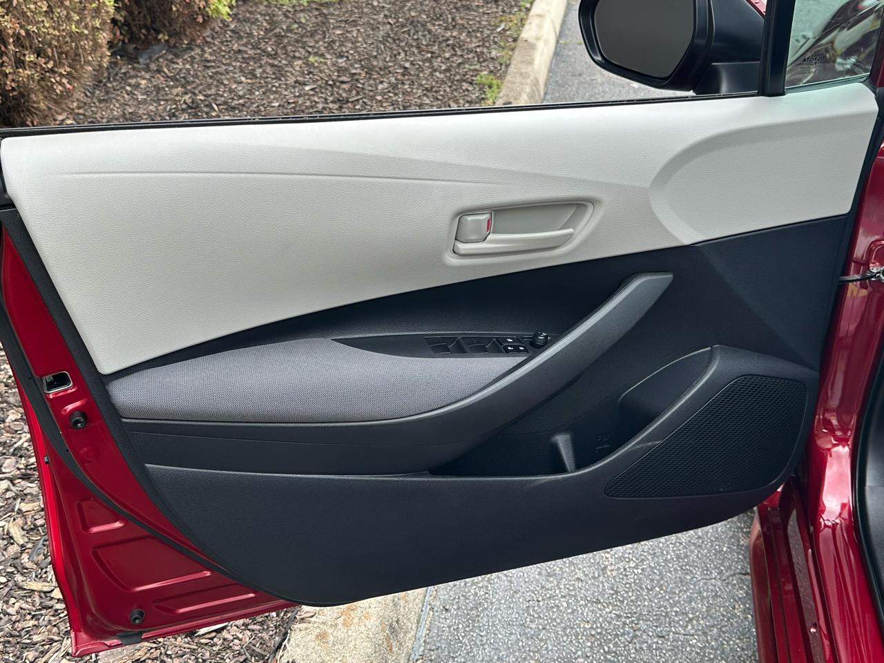 Toyota Corolla LE CVT (Natl) 2024