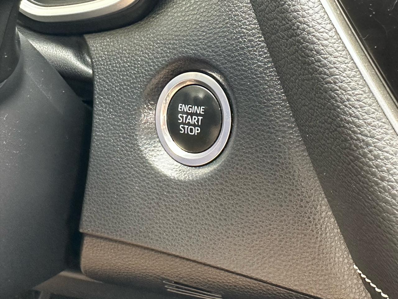 Toyota Corolla Hatchback SE CVT (Natl) 2022