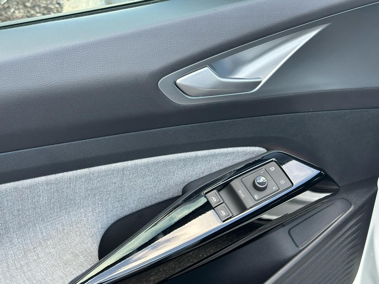 Volkswagen ID.4 Standard RWD w/SK On Battery 2023