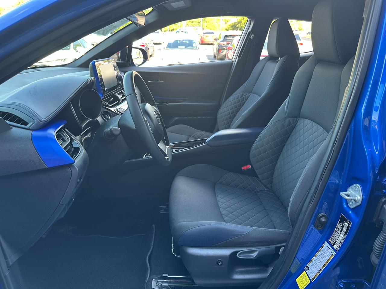 Toyota C-HR XLE FWD (Natl) 2021