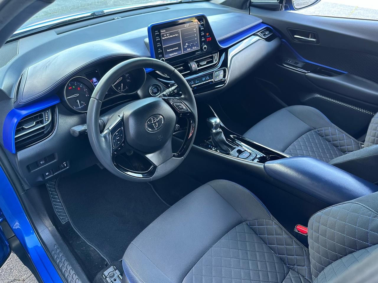 Toyota C-HR XLE FWD (Natl) 2021